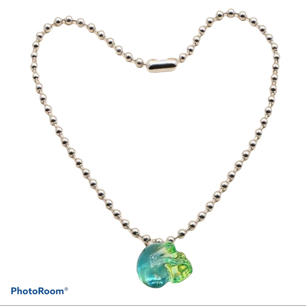 Unisex Green Glass Skull Pendant Necklace - Picture 3 of 8